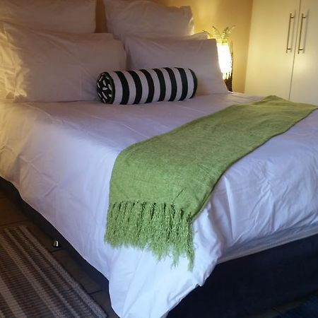 African Phoenix Guest Lodge Johannesburg Zewnętrze zdjęcie
