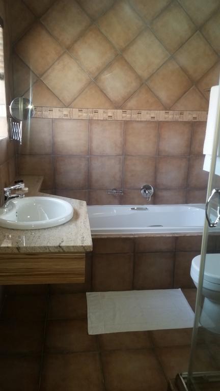 African Phoenix Guest Lodge Johannesburg Zewnętrze zdjęcie