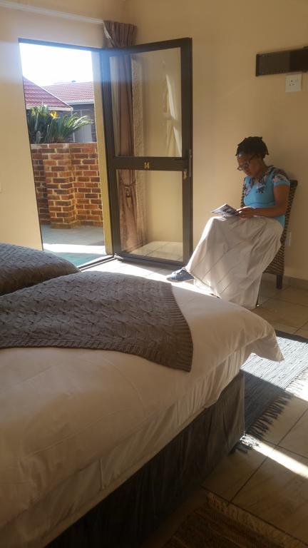 African Phoenix Guest Lodge Johannesburg Zewnętrze zdjęcie