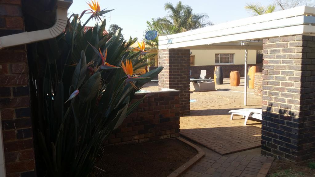 African Phoenix Guest Lodge Johannesburg Zewnętrze zdjęcie