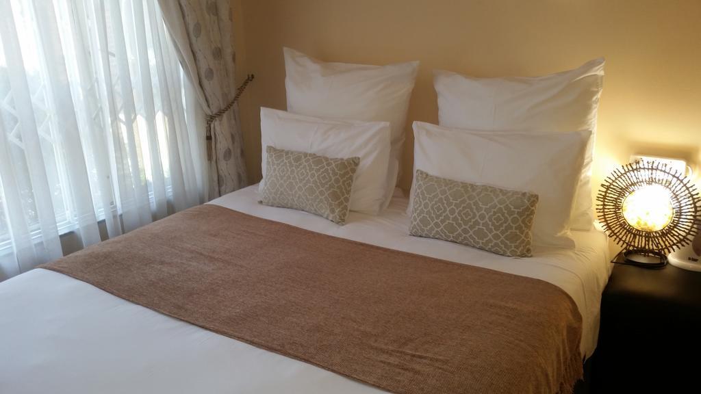 African Phoenix Guest Lodge Johannesburg Zewnętrze zdjęcie