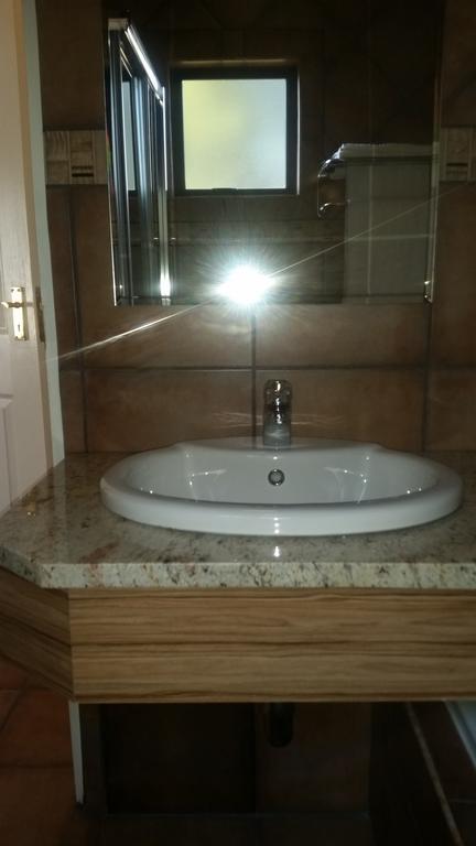 African Phoenix Guest Lodge Johannesburg Zewnętrze zdjęcie