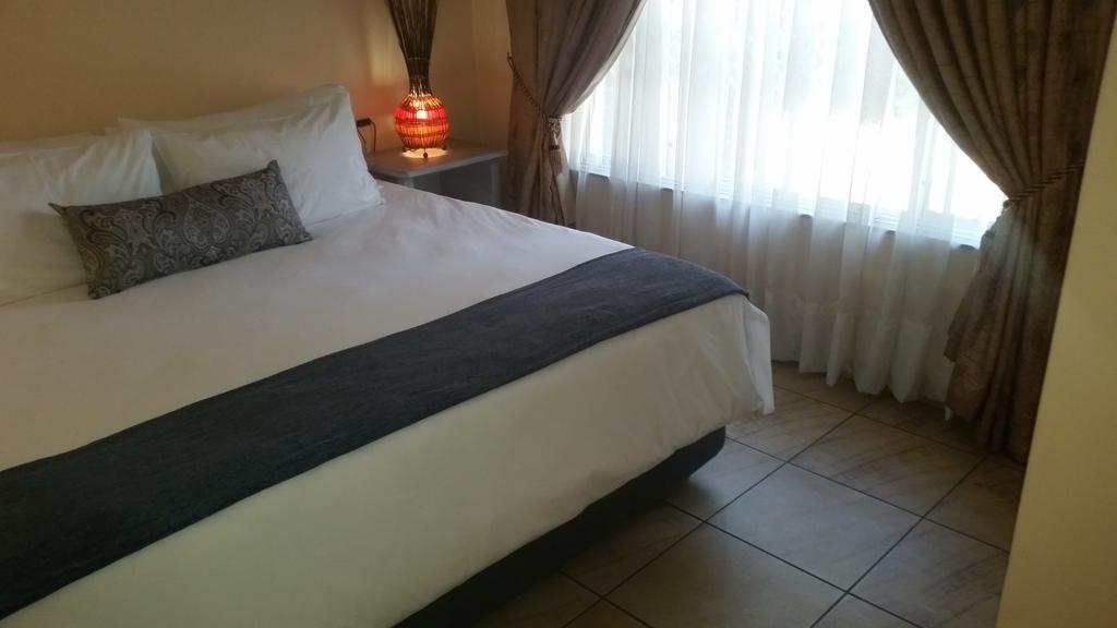 African Phoenix Guest Lodge Johannesburg Zewnętrze zdjęcie