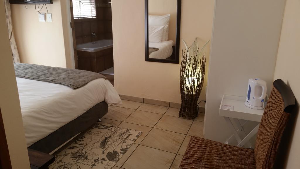 African Phoenix Guest Lodge Johannesburg Zewnętrze zdjęcie