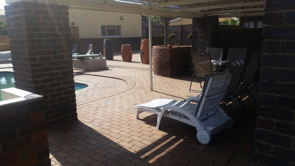 African Phoenix Guest Lodge Johannesburg Zewnętrze zdjęcie