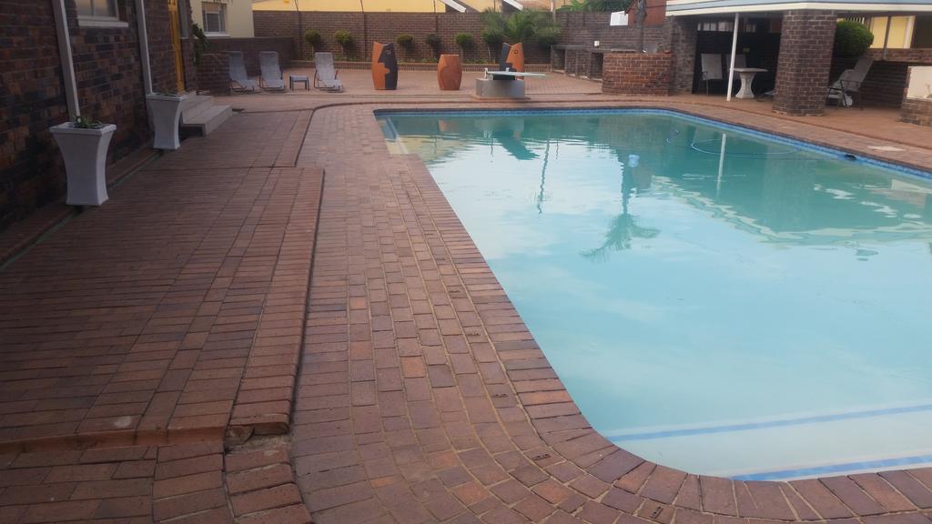 African Phoenix Guest Lodge Johannesburg Zewnętrze zdjęcie